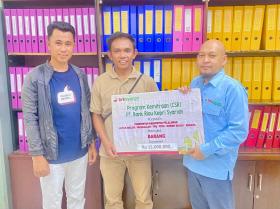 CSR BRK Syariah Hadir hingga Tingkat RT, Warga Pangkalan Kerinci Rasakan Manfaat Bantuan Tenda untuk Kegiatan Sosial