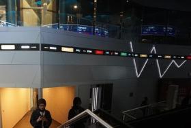 Pasar Saham Masih Gelisah, IHSG Bangkit Tipis Setelah Awal Perdagangan Memerah